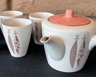 Vintage Toyotoki Sasayaki teapot and cups