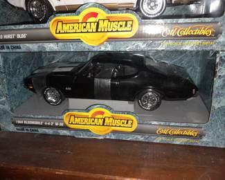 SEALED Diecast Collectible Car By American Muscle - 1969 Oldsmobile 4-4-2 W-30p