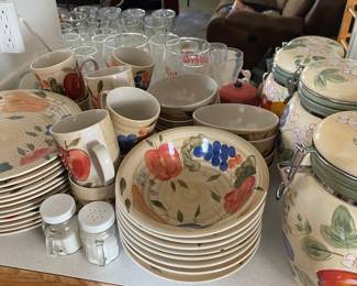 Dish set with cannisters