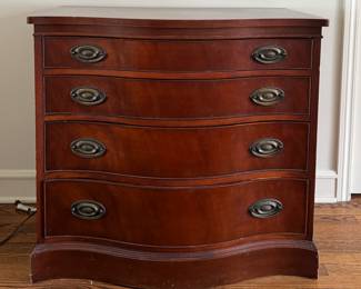 Vintage Morganton Mahogany 4 Drawer Chest of Drawers with Brass Pulls. Photo 1 of 4. 