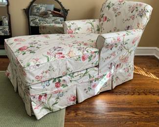 Chaise Slipcovered in 1980s Brunschwig and Fils “Bien-Aimee" Chintz Floral Fabric In Vanilla. Photo 2 of 2. 