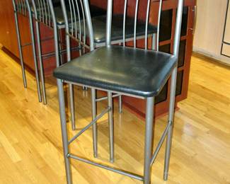 $96 - Set of 4 metal bar stools