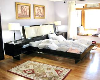 $950 Bedroom set / bed/armoire/dresser