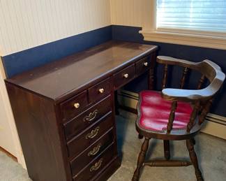 Ethan Allen Desk And Chair