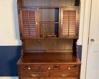 Ethan Allen Chest With Hutch