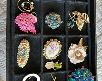 VINTAGE PINS