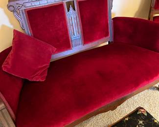 ANTIQUE RED VICTORIAN SETTEE