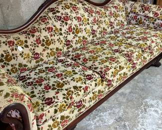 VICTORIAN COUCH