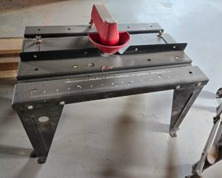Router / Saber Saw Table Workbench