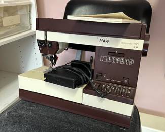 Pfaff Sewing Machine 