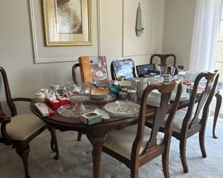 American Drew Dining Table with 6 Chairs 