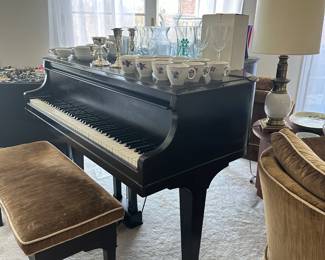 Ludwig Baby Grand Piano 