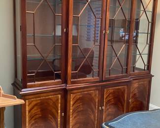 Stickley Traditional Styled China Cabinet with Lighted Display Shelves. 