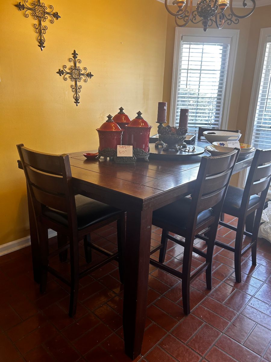 Cheniere Drew Estate Sale in West Monroe, LA starts on 3/22/2024