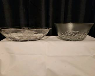 Set Of 2 Vintage Etched Glass Serving Bowls