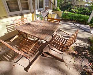 Maple outdoor set. 