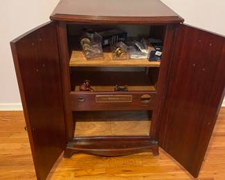‘50’s RCA tv cabinet…w ingrained details 