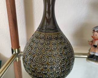 1960 MCM Vase Marked Hyalyn USA 575