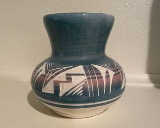 Silas Navajo New Mexico Pottery Vase