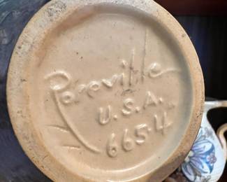 Roseville Pottery Magnolia Jardiniere Vase - 665-4