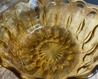 Amber Glass Thumbprint Design with Scalloped Rim Bowl