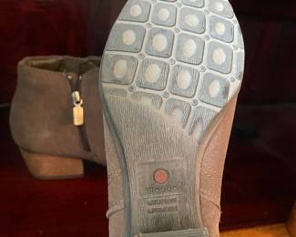 Blondo Valli Tan Suede Ankle Boot