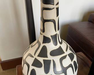 Black/White Zodax Abstract Design Vase