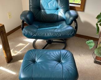 Teal Leather Stressless Lounge Chair & Ottoman