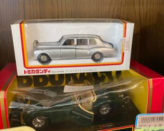 Tomica Rolls-Royce Phantom VI Model Car - DJ-006, Bburago 1948 Jaguar Roadster Model Car - XK1120