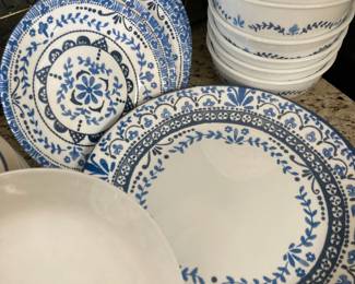 Corelle Vitrelle Portofino Dinnerware Set - 13 Piece Set