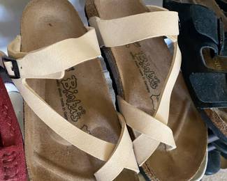 Birki's by Birkenstock with Cream Mayari Toe Strap
