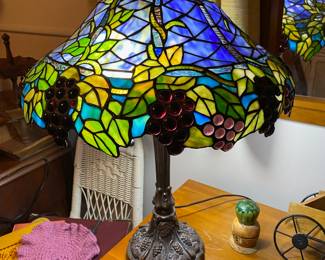 Tiffany Style Table Lamp with Grape Design