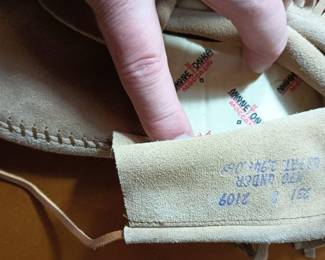 2019 Minnetonka Beaded Moccasins 