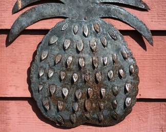 Metal Pineapple Wall Decor 