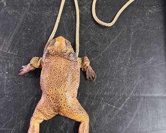 Tanned Frog Purse