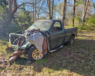 1999 Ford pickup. Have many parts for this pickup for repairing 