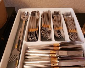 Pfaltzgraff Stainless Cutlery Set