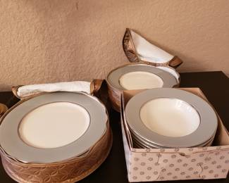 China Set, Castleton China, Lyric Pattern