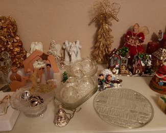 Angels & Christmas Decor