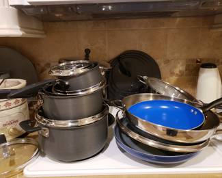 Crock Pot & Kitchen  Pots & Pans