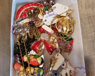 Costume Jewelry, Pins