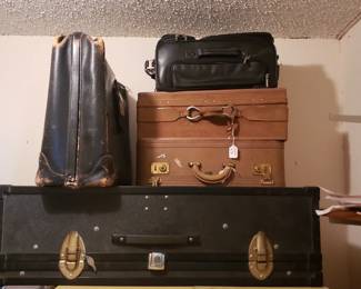 Vintage suitcases, trunk 