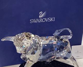 Swarovski bull online