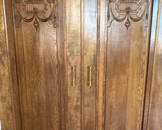 Hmmmm! What is behind those gorgeous doors?