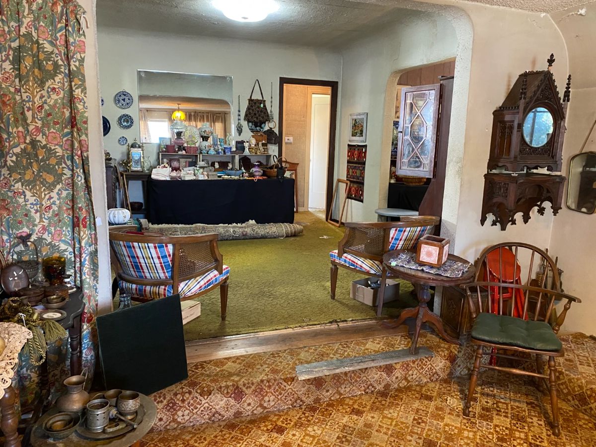 STEP BACK IN TIME AT THIS NORTH HOLLYWOOD... starts on 3/23/2024