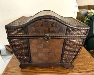 Vintage Mid 20th Century Chinoiserie Woven Rattan Box