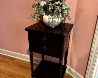 Nice 2 Drawer Accent Table