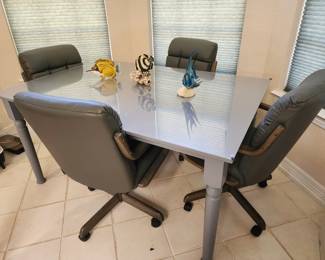 Kitchen Table with 4 Rolling Comfy Chairs