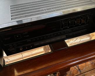 A nice DJ set up! Two turntables, two speakers and a receiver. ALL five pieces sold as a set for one price! Table is INCLUDED! All work! 