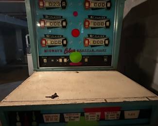 A RARE Midway COBRA Shuffle Alley Bowling Game! Original Puck! Lights up! Cobra Shuffle Alley was produced by Midway Manufacturing Co. in 1967.